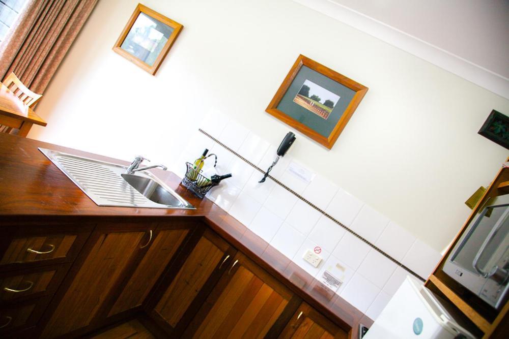 Perricoota Vines Retreat Hotell Moama Rum bild
