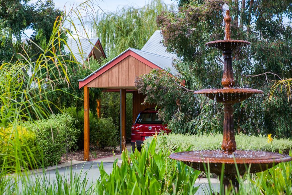 Perricoota Vines Retreat Hotell Moama Rum bild